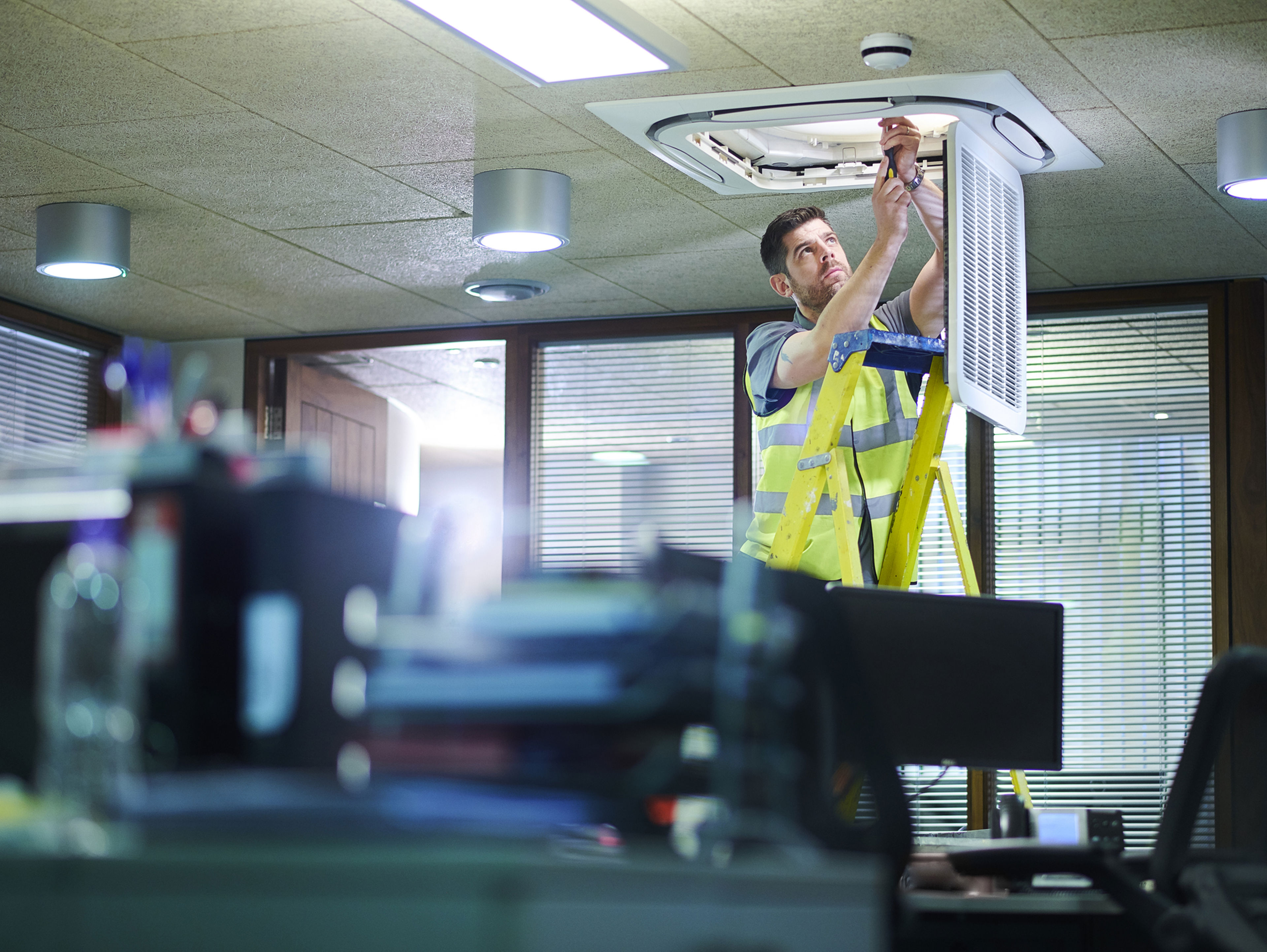 Air Con Engineer